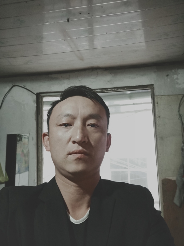 放弃爱你的第一张照片--阜阳相亲服务中心