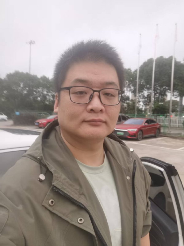 Russell的第一张照片--阜阳相亲服务中心