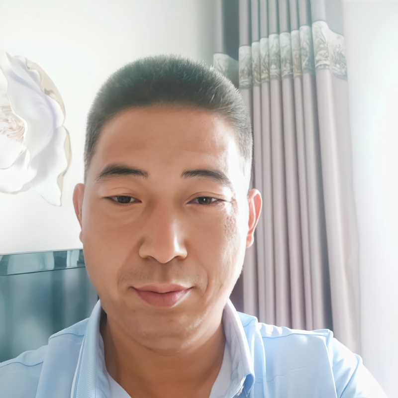 雨中漫步的第一张照片--阜阳相亲服务中心