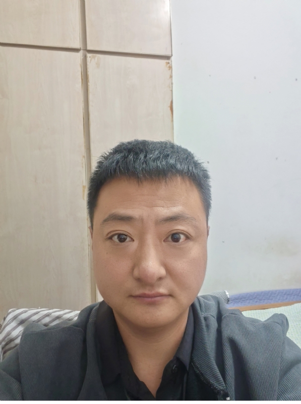 追爱大叔的第一张照片--阜阳相亲服务中心