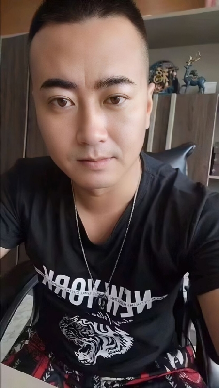 Luck耀的第一张照片--阜阳相亲服务中心