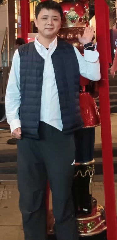 龙的陪伴的第一张照片--阜阳相亲服务中心