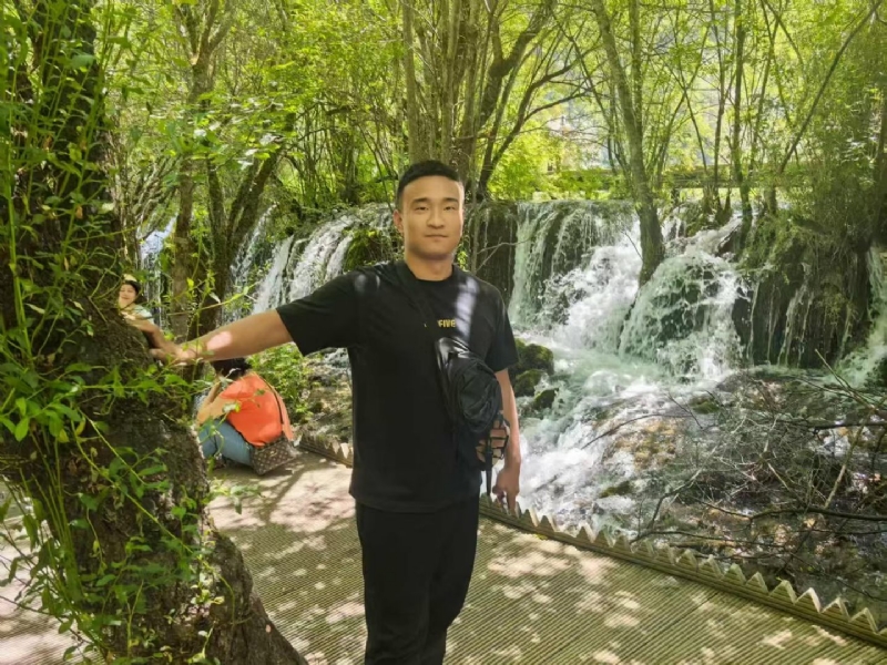 不管多累的第一张照片--阜阳相亲服务中心