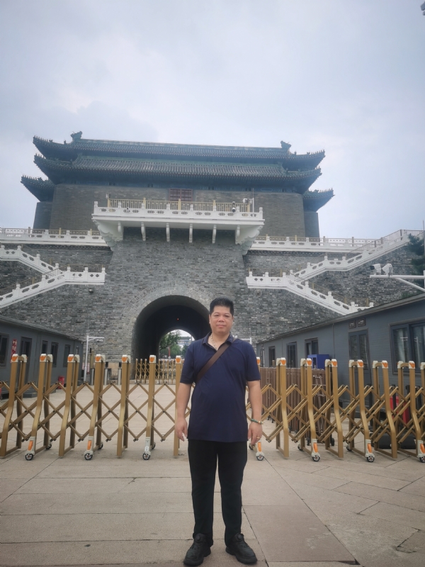 伟哥的第一张照片--阜阳相亲服务中心