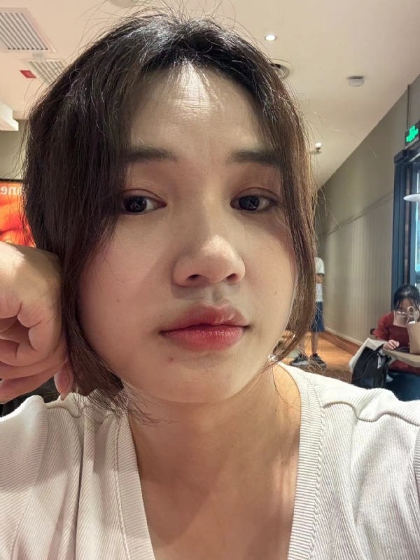 粉墨的第一张照片--阜阳相亲服务中心