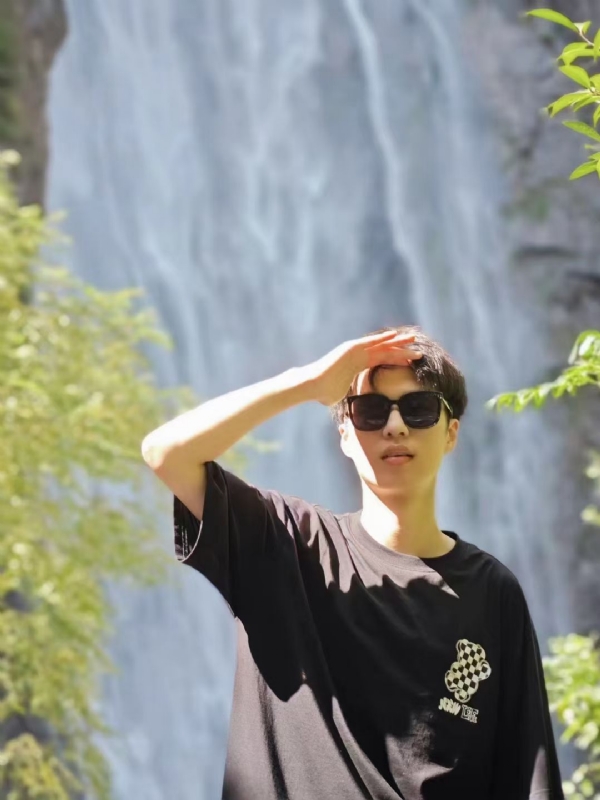 大橙子的第一张照片--阜阳相亲服务中心